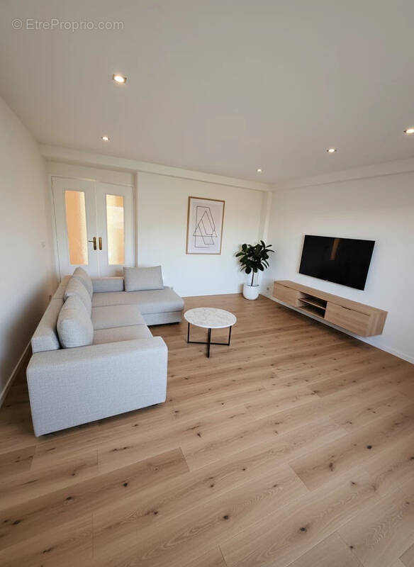 Appartement à MANDELIEU-LA-NAPOULE