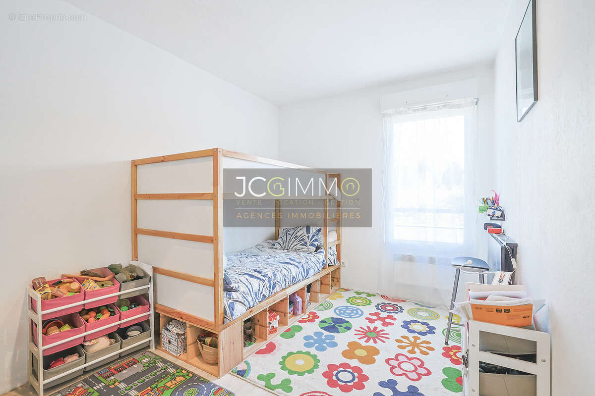 Appartement T3 rénové de 57m2 - Garage en sous-sol - Hyères - photo 10