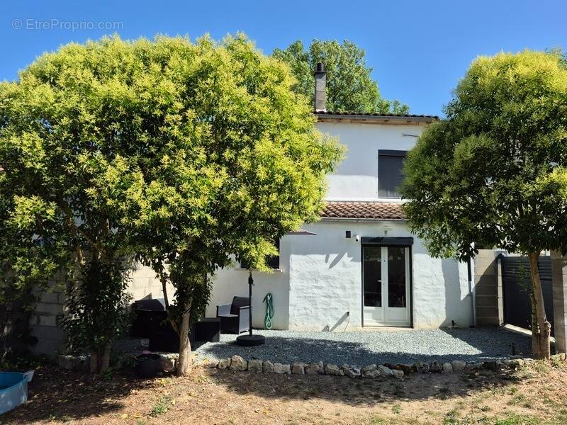 Maison à LES NOUILLERS