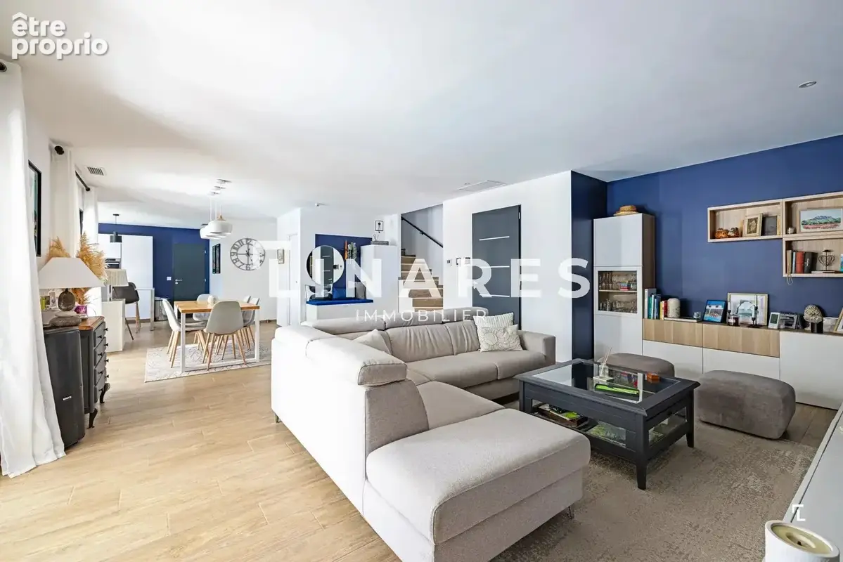 LA PREMIUM - Villa de 147m² - Piscine - Garage - Carport - Parcelle de 1006m² - 13400 Aubagne Les Fenestrelles - photo 13