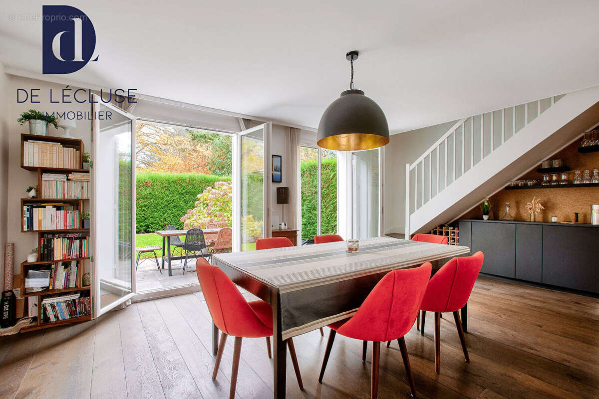 Les Loges-en-Josas  - Belle Maison  8 pièces de 130m2 avec Jardin - photo 5