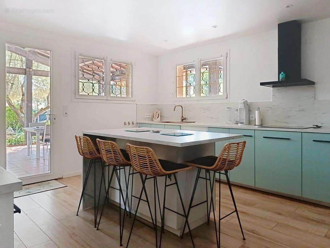 Grande maison familiale avec piscine et dépendance - photo 5