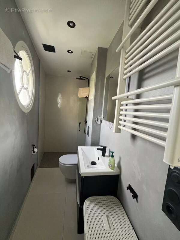 Appartement à EZE