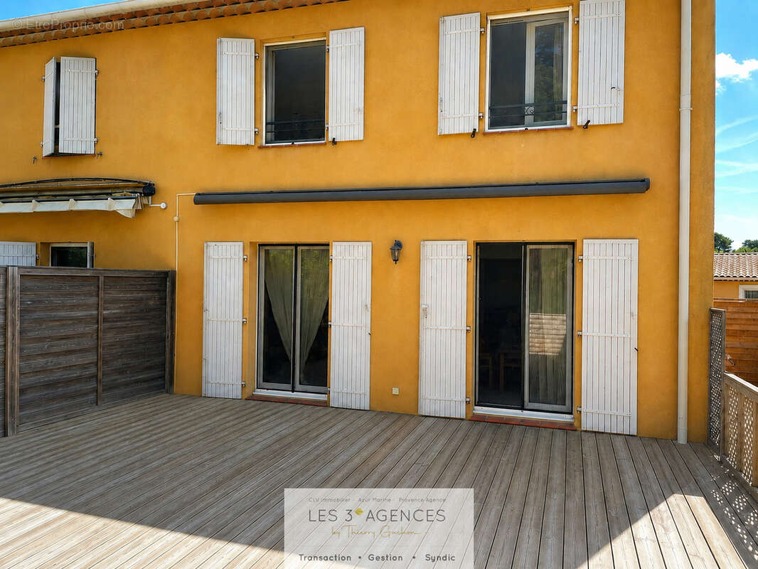 Maison à LA GARDE-FREINET