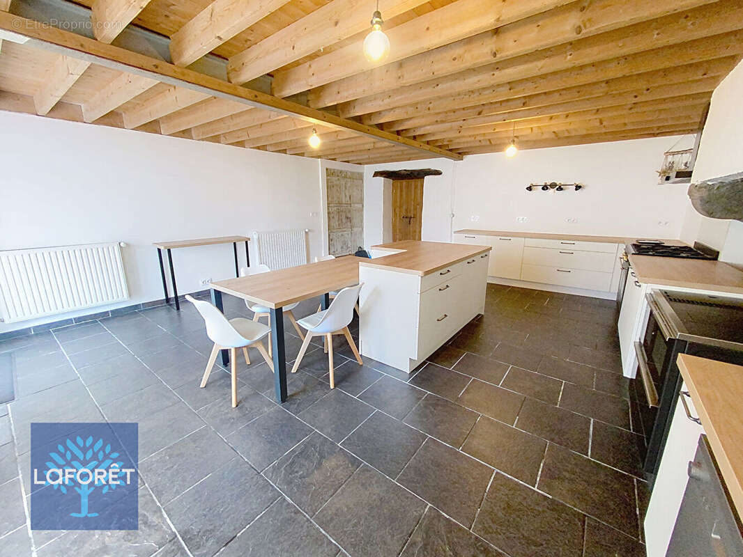 Maison à LA BAZOUGE-DU-DESERT