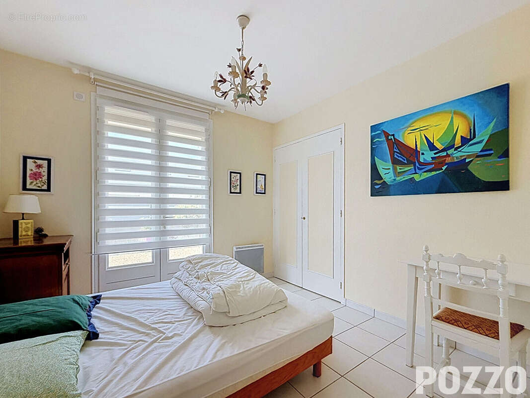 Maison Jullouville 4 pièce(s) 100 m2 300 m de la mer au calme - photo 11
