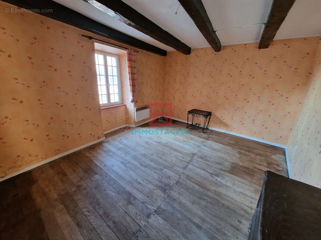 Maison à POUSTHOMY