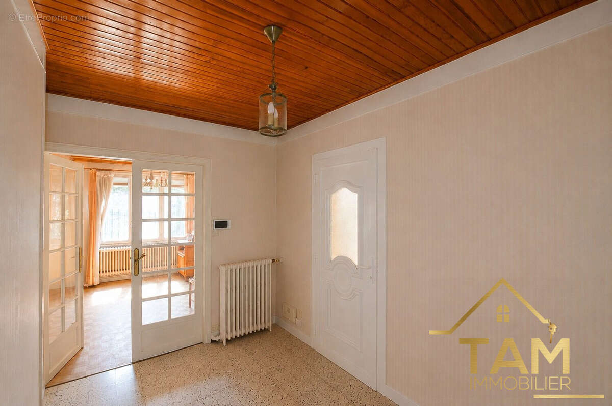 Maison 101 m² à Saint-Cyr-L'ecole  - photo 2