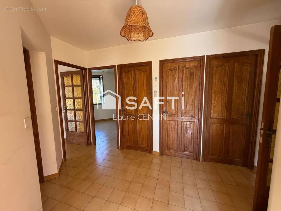 Maison 195 m² à Savoillan  - photo 4