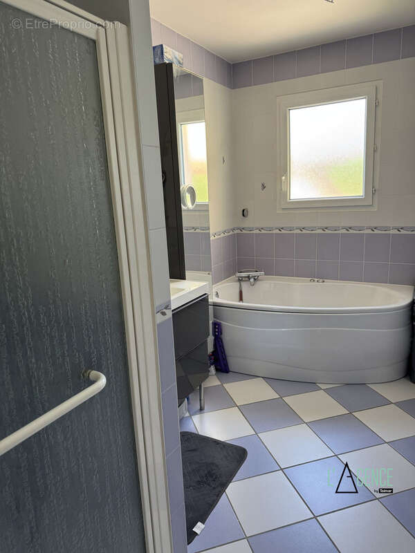 Maison 117 m² à La Sauve  - photo 8