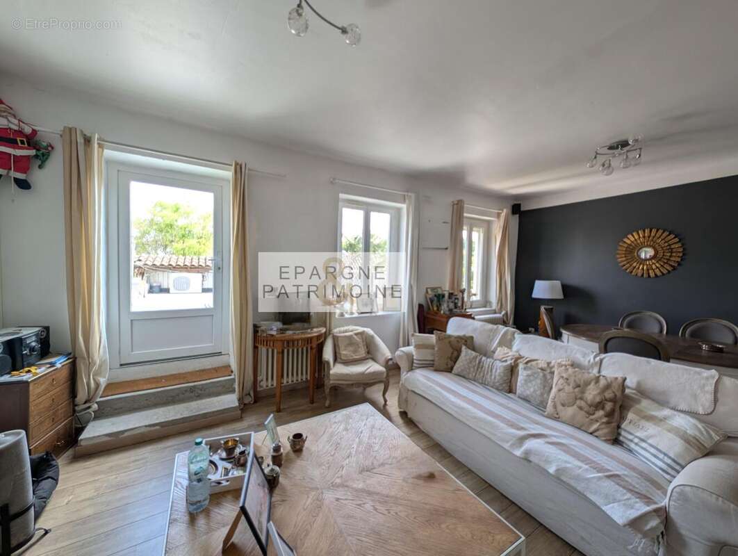 n°4 - Maison à SAINT-LAURENT-DE-MURE