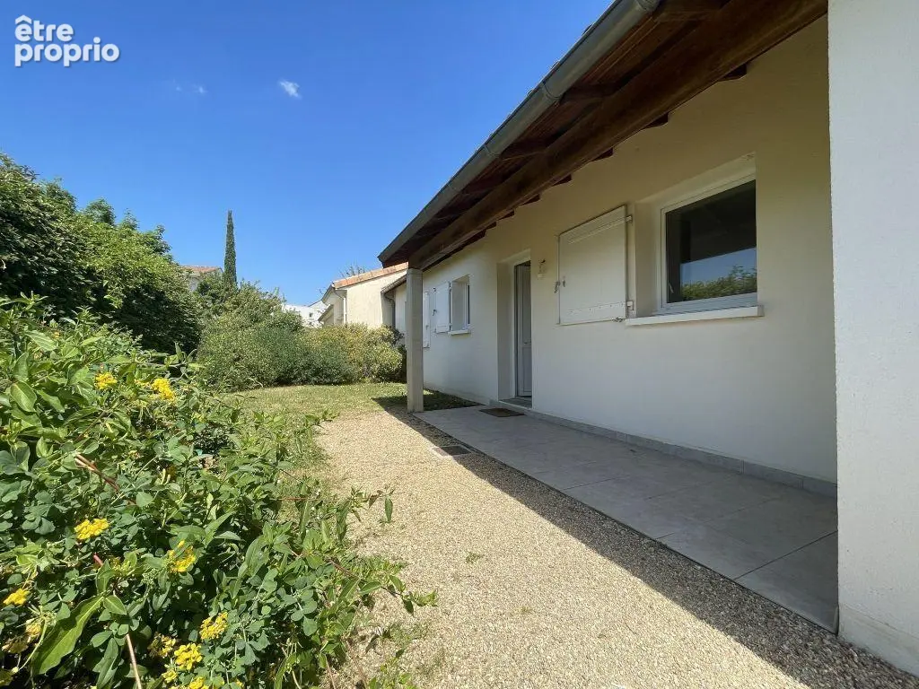 Une maison fonctionnelle et entretenue à 3 mn du CHU. - Maison à MIGNALOUX-BEAUVOIR