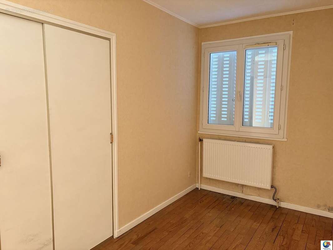 Maison à SAINT-LAURENT-DE-MURE