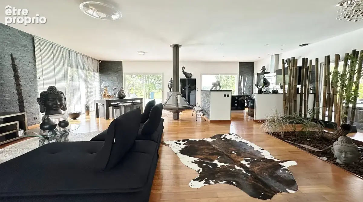 Lieu exceptionnel pour cette villa d'architecte de type 7 pièces de 266 m2 avec piscine - photo 5