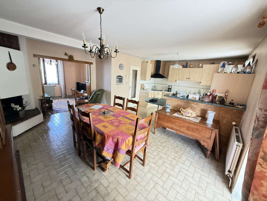 Maison à YVRE-L&#039;EVEQUE