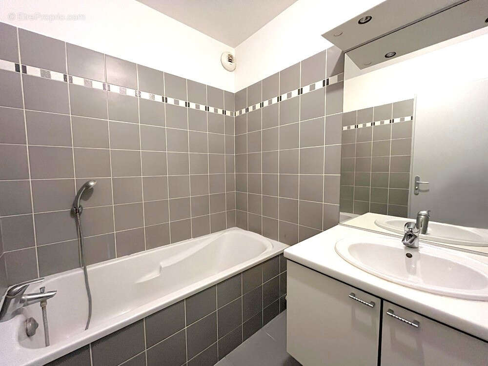 Tourcoing blanc seau appartement t2 avec stationnement - photo 10