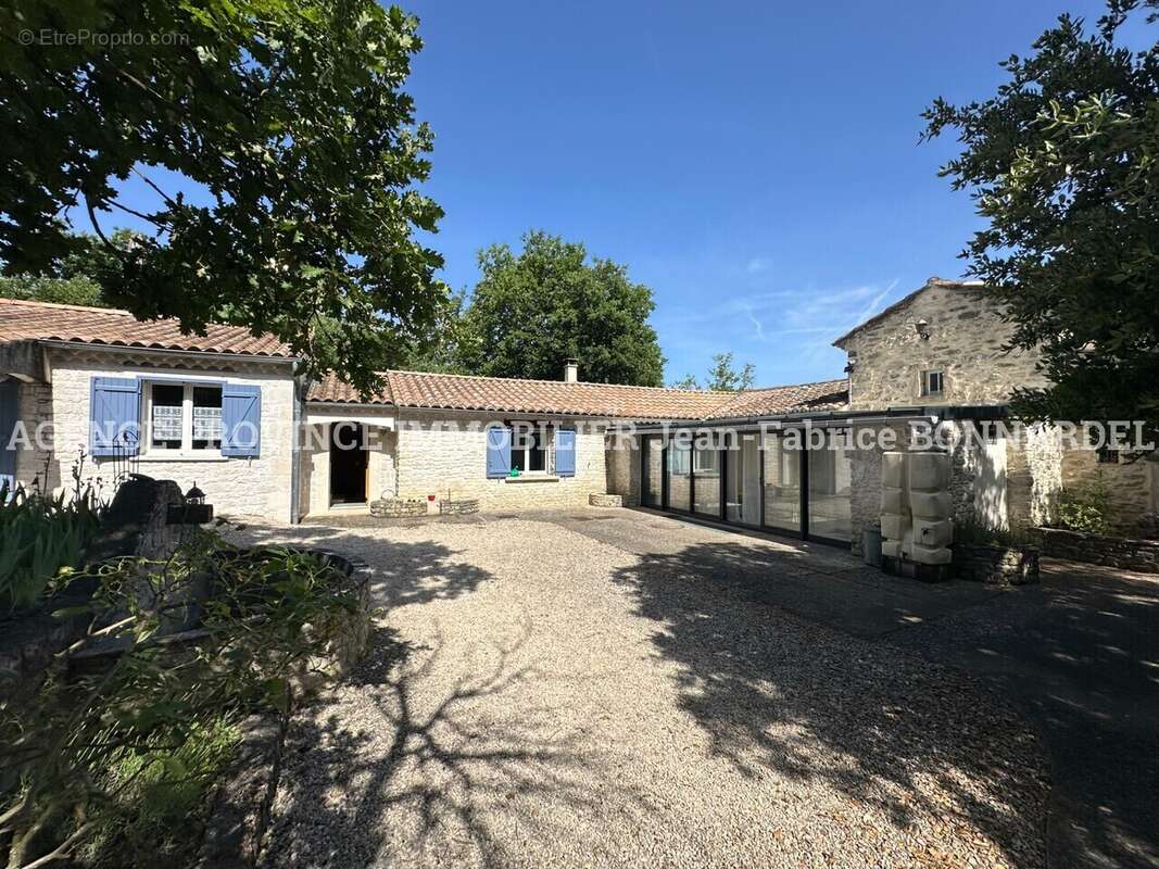 Maison 166 m² à Chantemerle-Les-Grignan  - photo 17