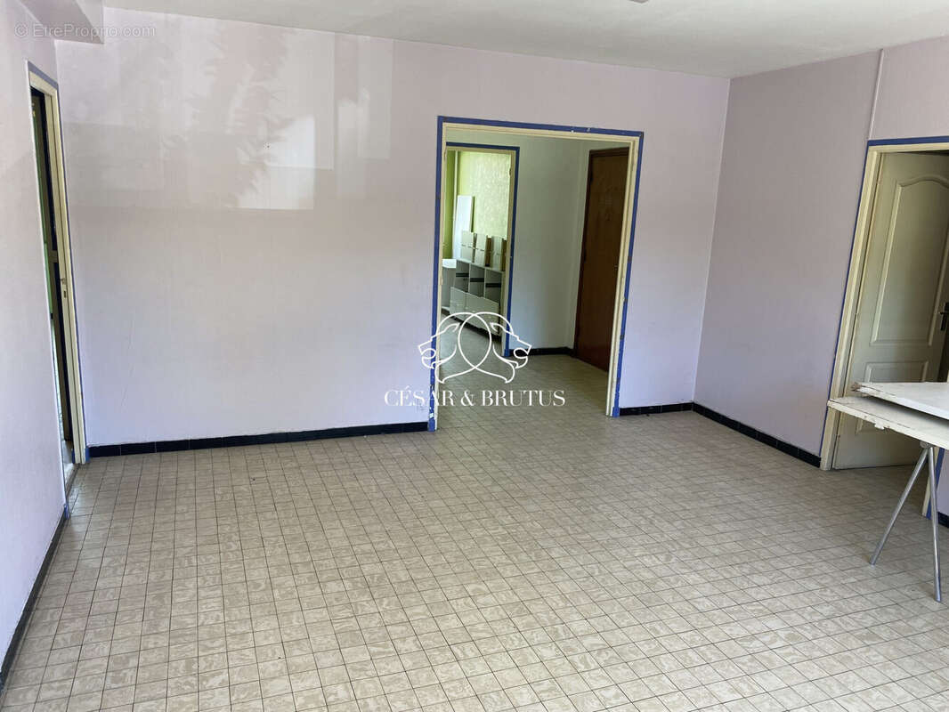 Appartement 87 m² à Saint-Priest  - photo 5