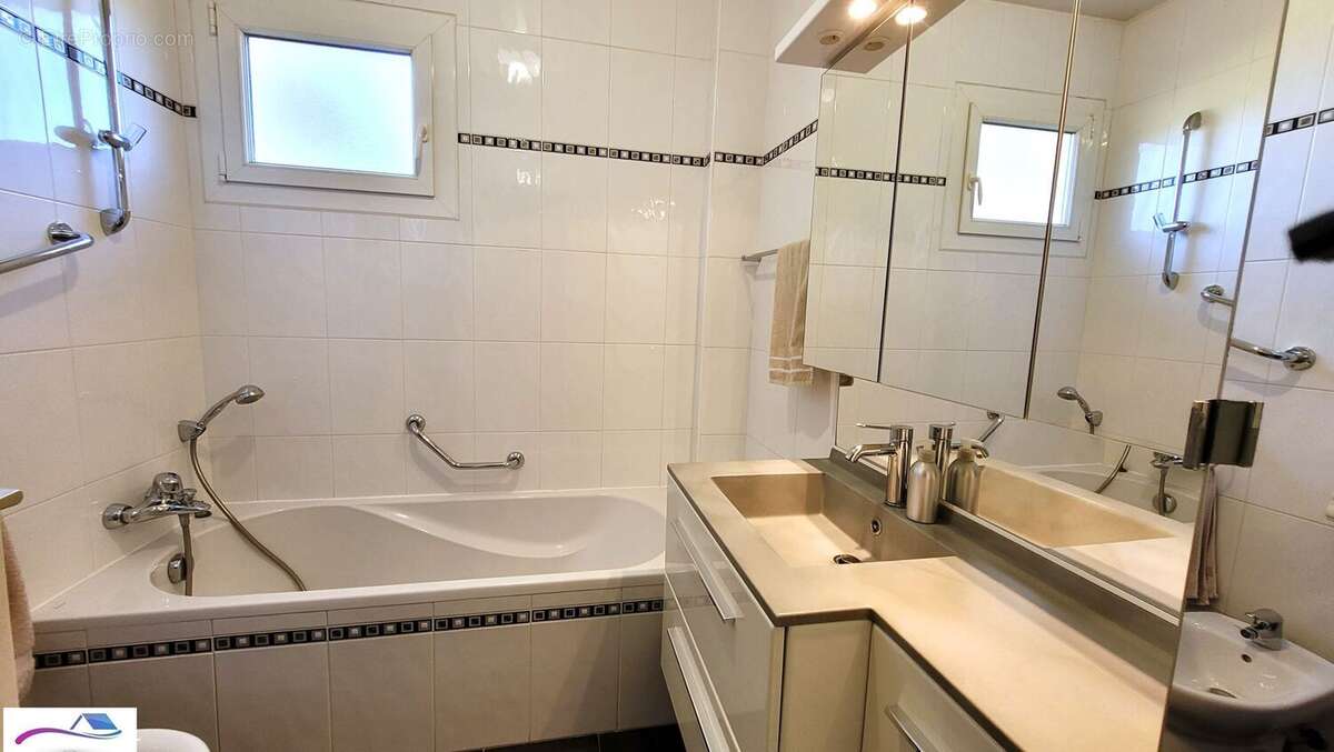 Appartement à MANDELIEU-LA-NAPOULE