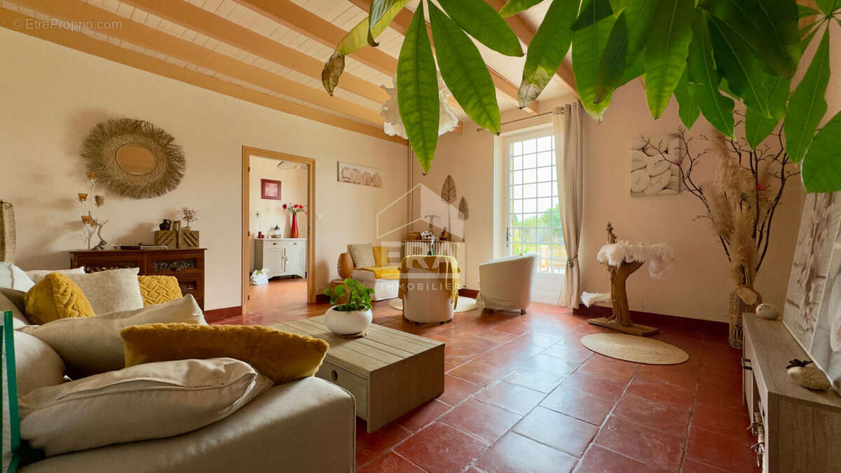 Maison à FOUGUEYROLLES
