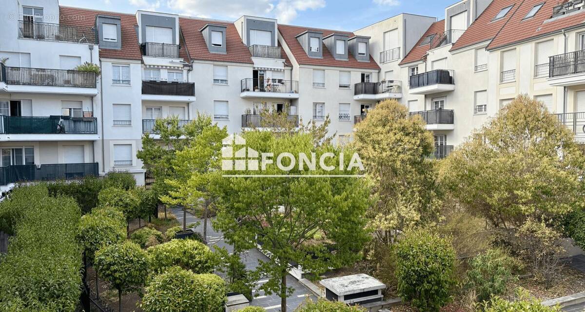 Appartement à HOUILLES