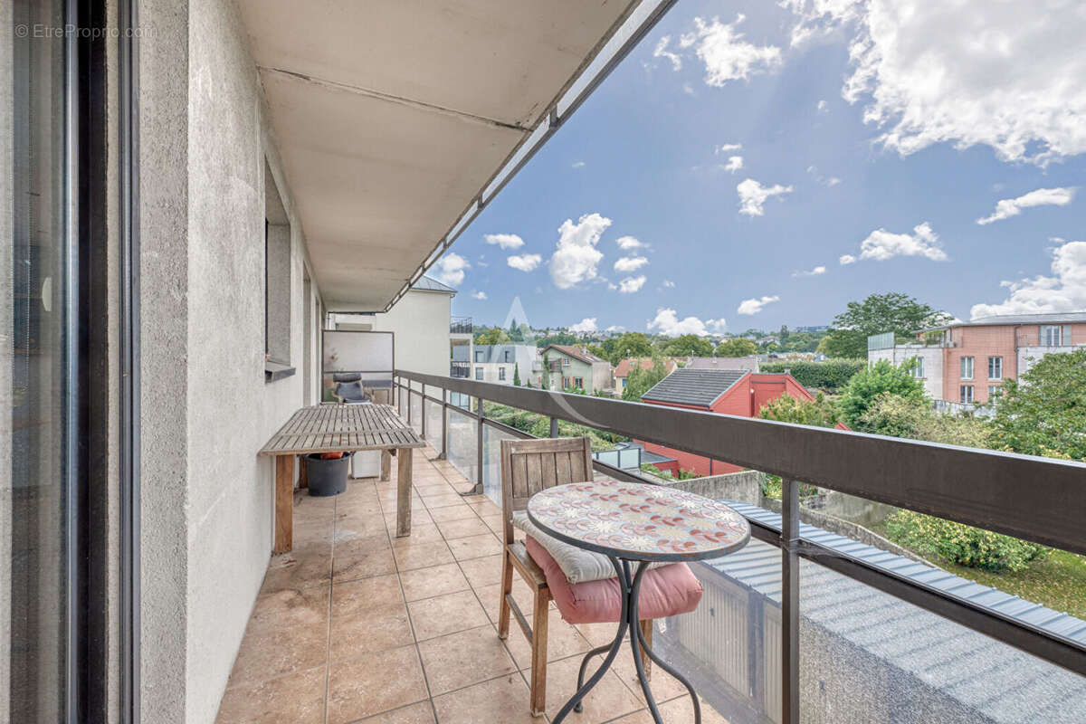 Appartement à LE PERREUX-SUR-MARNE