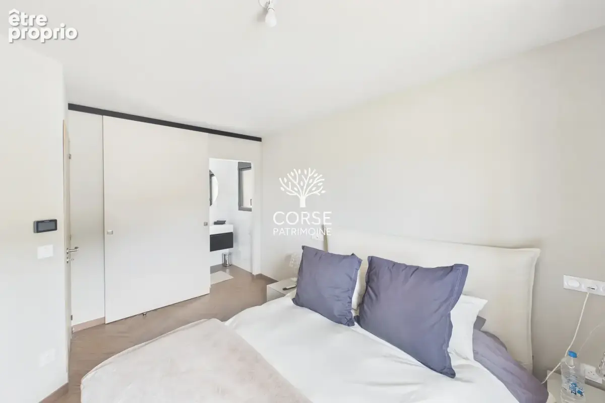 Appartement T4 de standing, coeur de ville avec terrasse de 50 m2 - photo 8