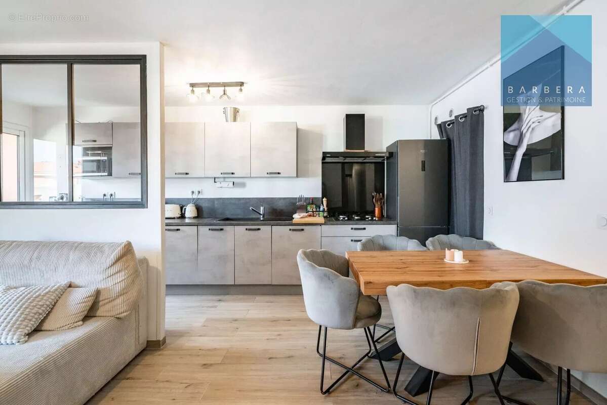 Appartement à SAINT-LAURENT-DU-VAR
