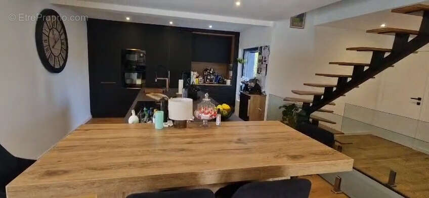 Maison à CHENS-SUR-LEMAN