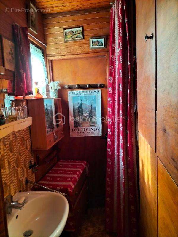 Maison à BESSE-ET-SAINT-ANASTAISE