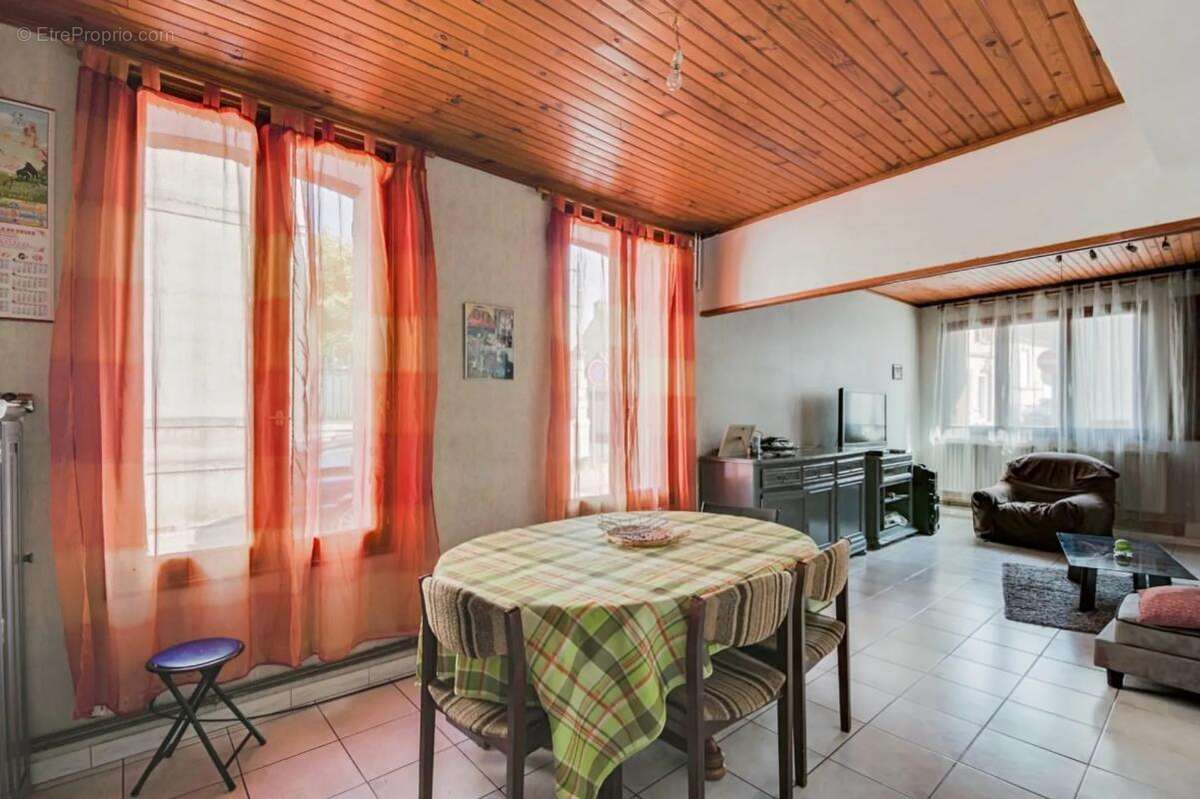 Maison à ROMILLY-SUR-SEINE