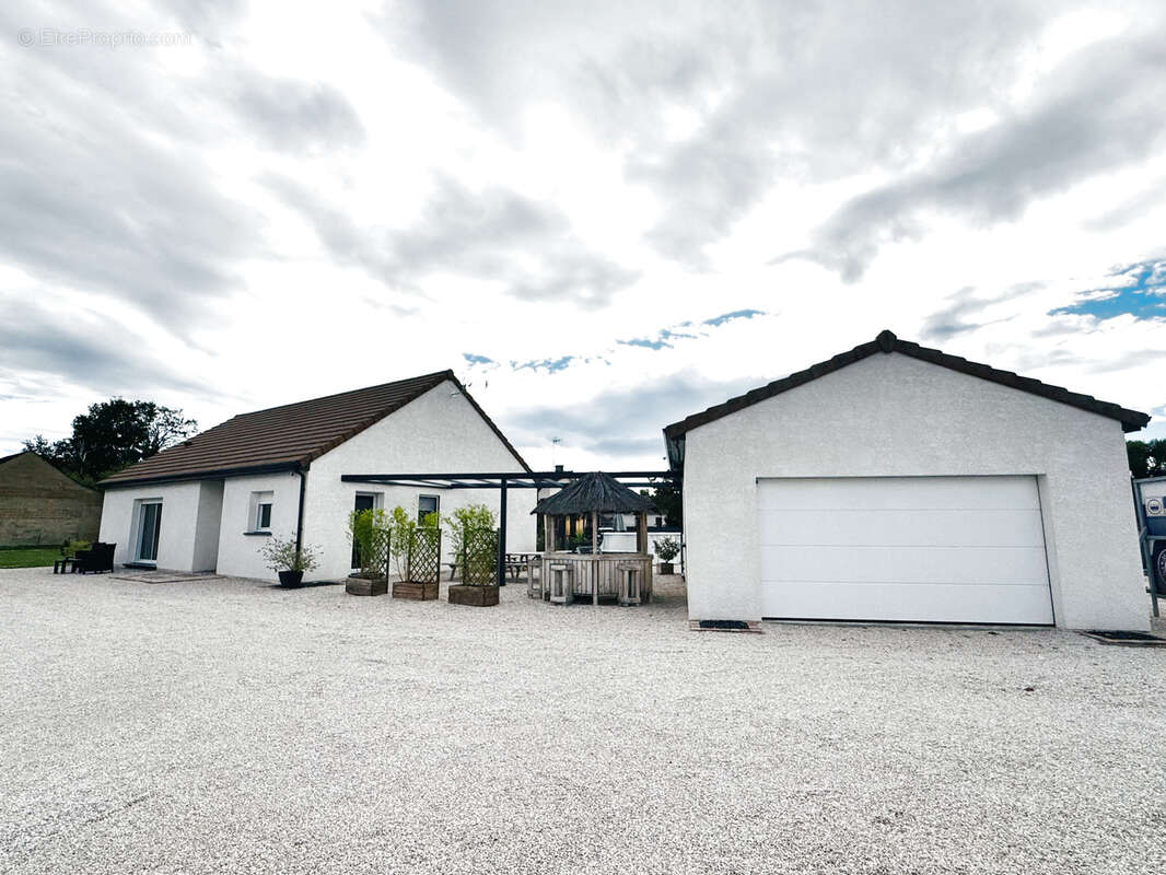 Maison à SAINT-GERMAIN-DU-PLAIN