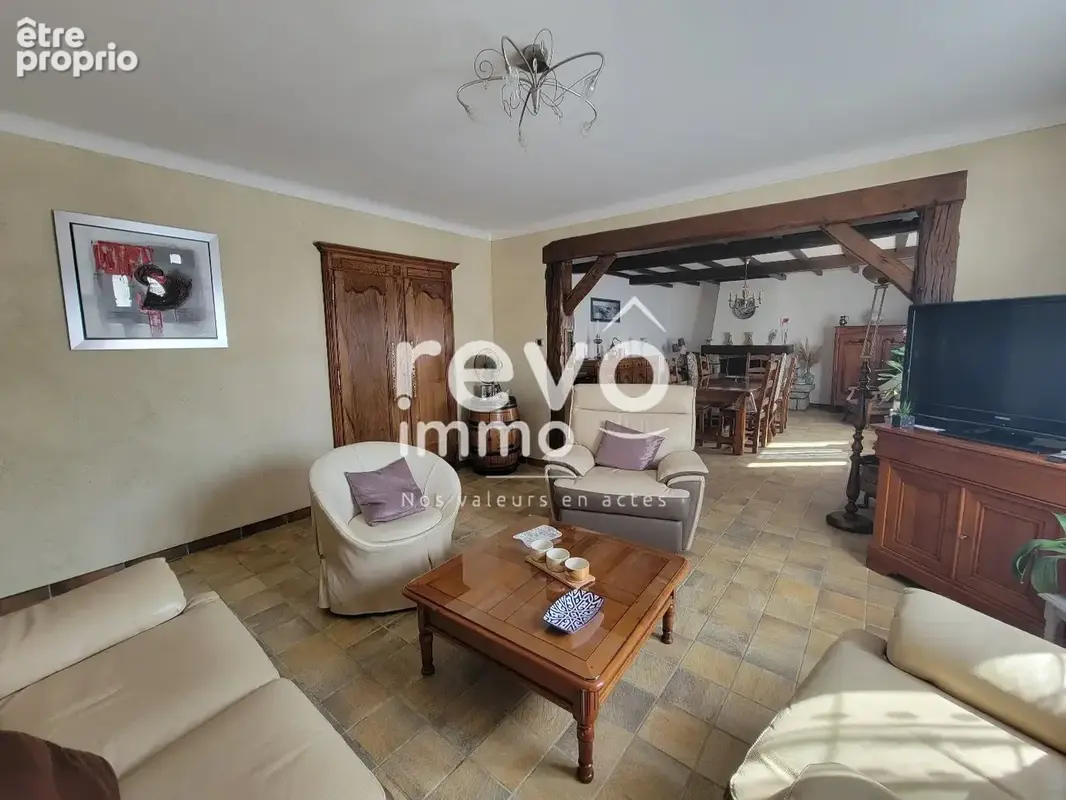 Maison 180 m² à Saint-Christophe-La-Couperie  - photo 2