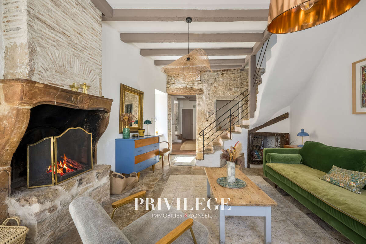 Maison à SAINT-CYR-AU-MONT-D'OR
