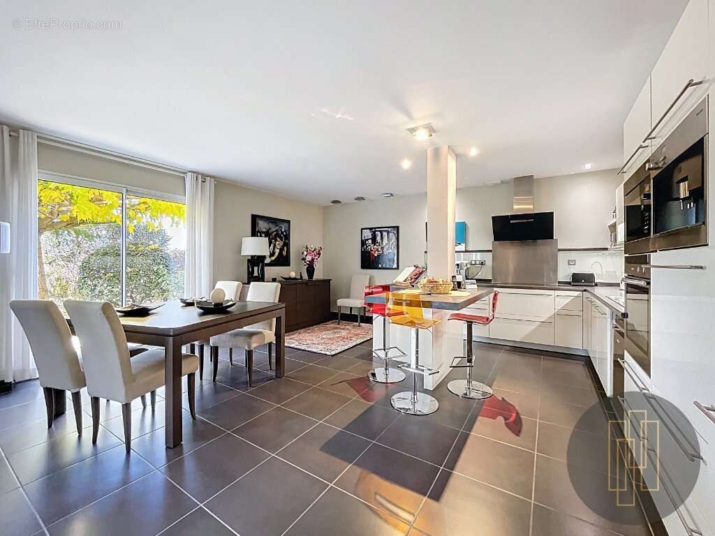 Maison à SAINT-PIERRE-LA-PALUD