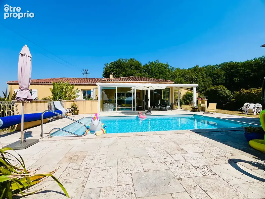 A 20kms de Villeneuve/Lot, belle maison de plain pied (2007) avec jardin et piscine - photo 2