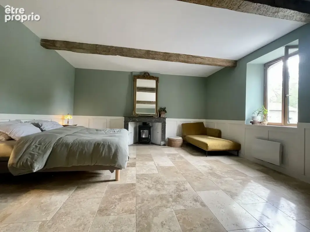Maison ancienne rénovée avec 4 chambres, dépendances et terrain - photo 14