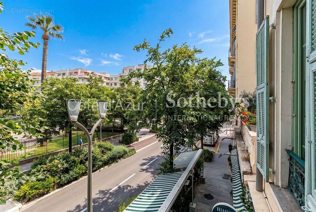 Nice quartier des Fleurs appartement de réception avec terrasse face au Jardin Alsace-Lorraine - photo 11