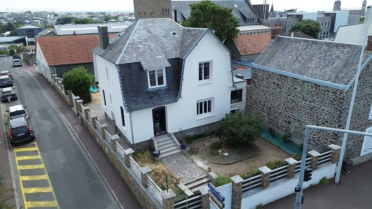 Maison Granville 6 pièce(s) 130 m2 - photo 3