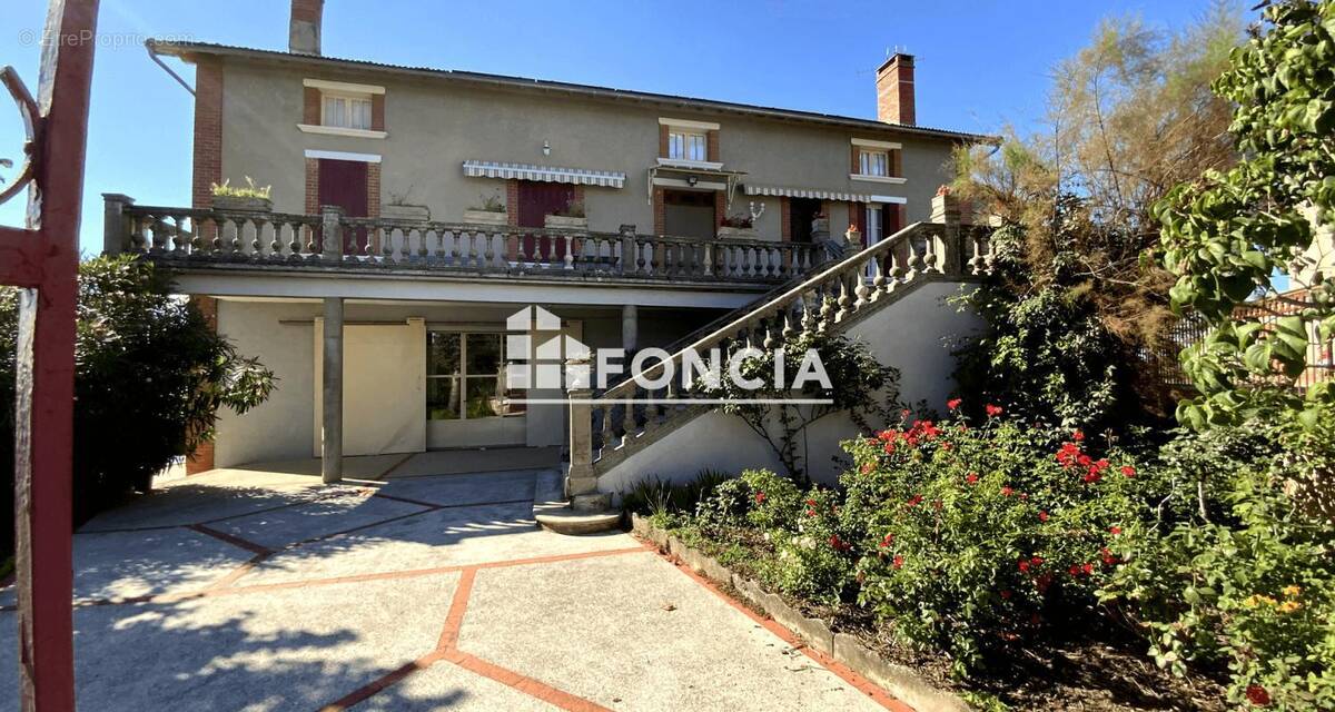 Maison à LACAPELLE-SEGALAR