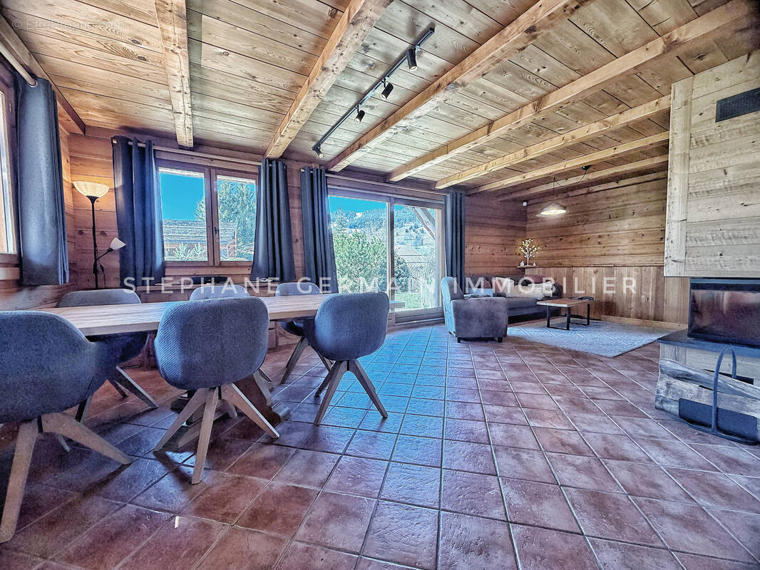 Maison à DEMI-QUARTIER