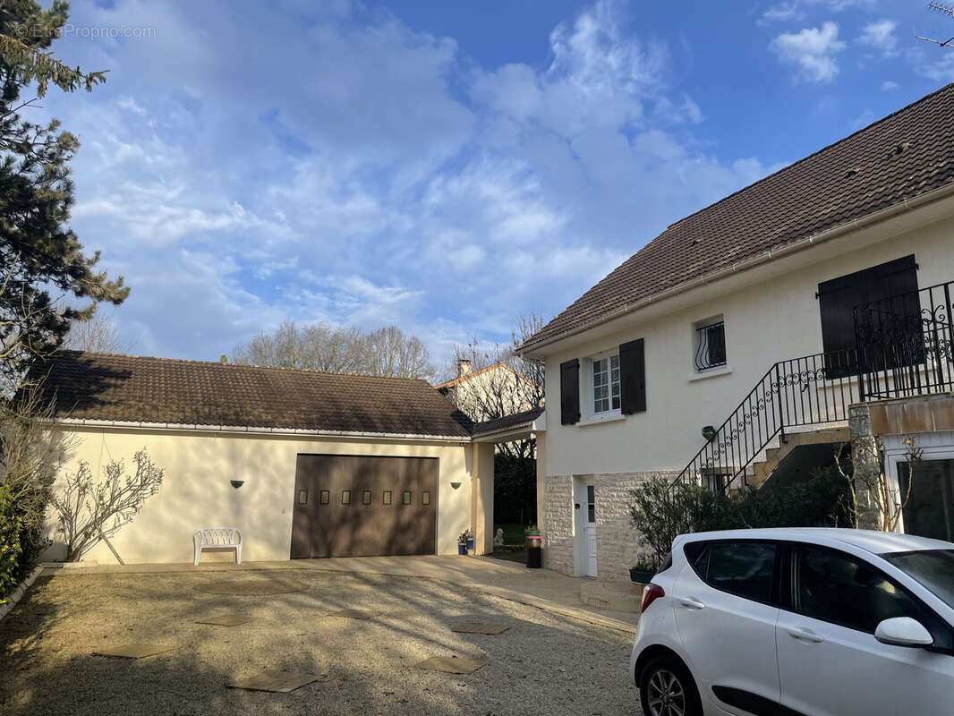 Maison à VOUNEUIL-SOUS-BIARD