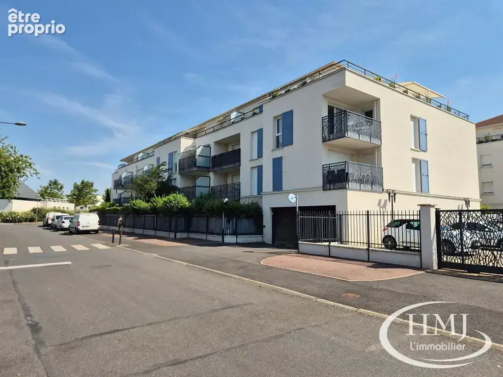 Appartement à COURCOURONNES