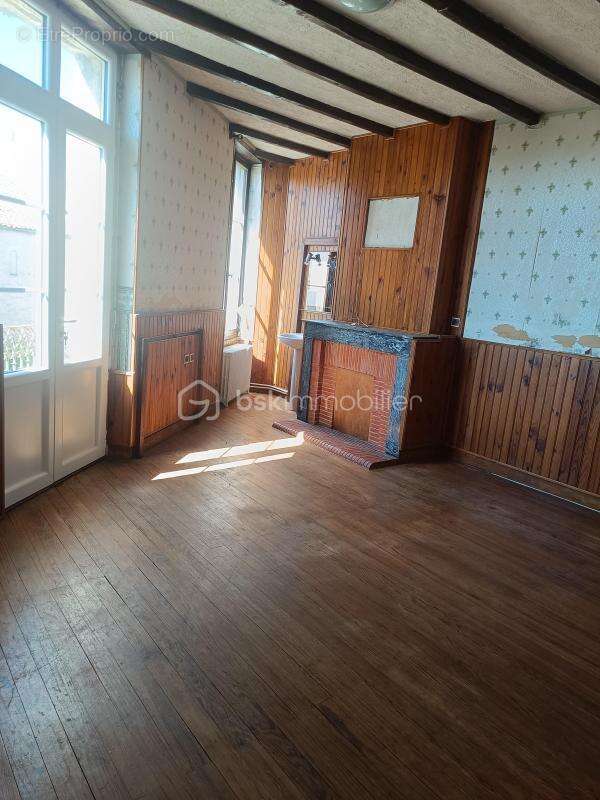 Maison de caractère de 245 m² avec toit-terrasse, garage et local commercial – Saint-Christoly-de-Blaye - photo 8