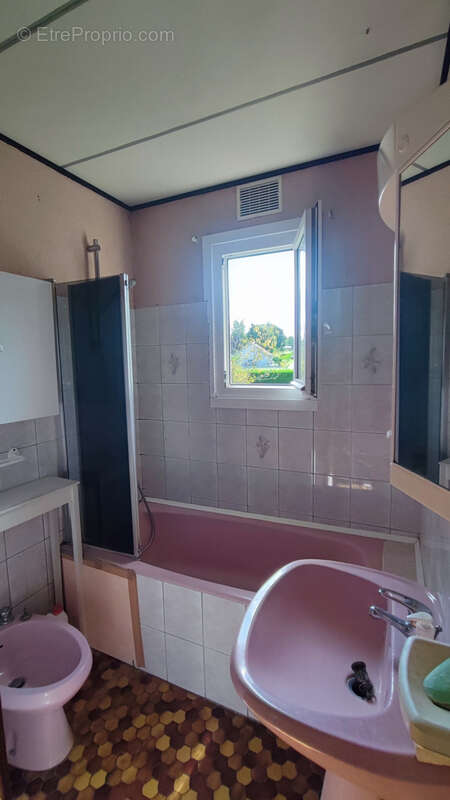 LOUGRES Maison Individuelle de 103m2 env. de type F5 - photo 16