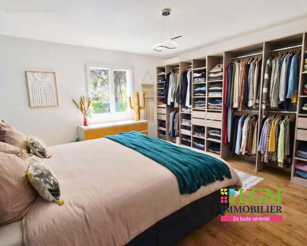 Maison à PLAN-DE-LA-TOUR