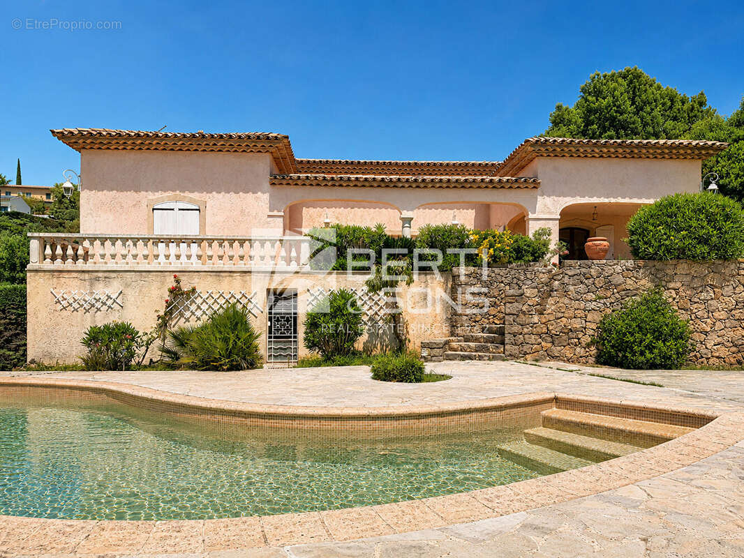 Maison à LES ADRETS-DE-L'ESTEREL