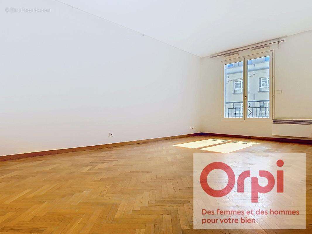 Appartement à ISSY-LES-MOULINEAUX