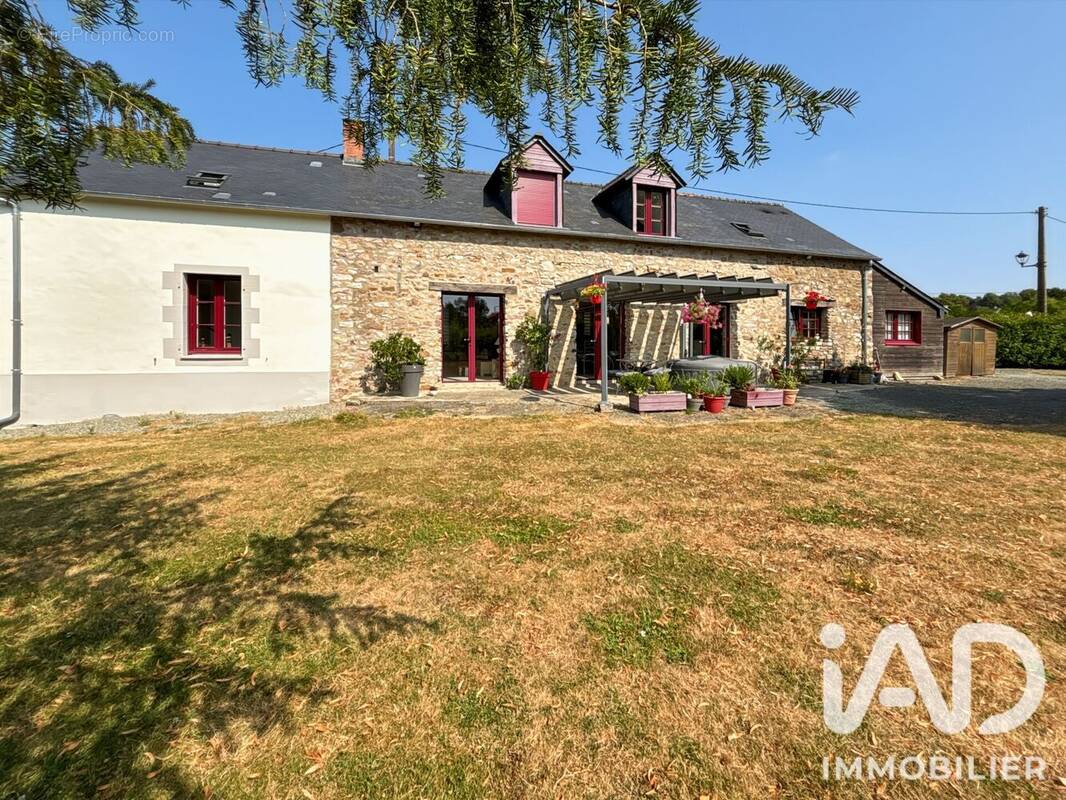 Photo 1 - Maison à SAINTE-SUZANNE