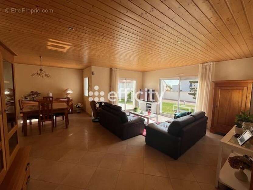 Maison à TALMONT-SAINT-HILAIRE